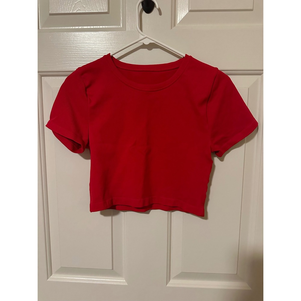 OQQ Crop Top Women M Red Seamless Ribbed Short Sleeve Athletic Shirt